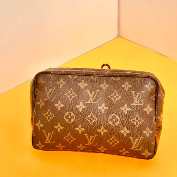 Louis Vuitton Brown Monogram Toiletry Bag - Picture 14 of 15